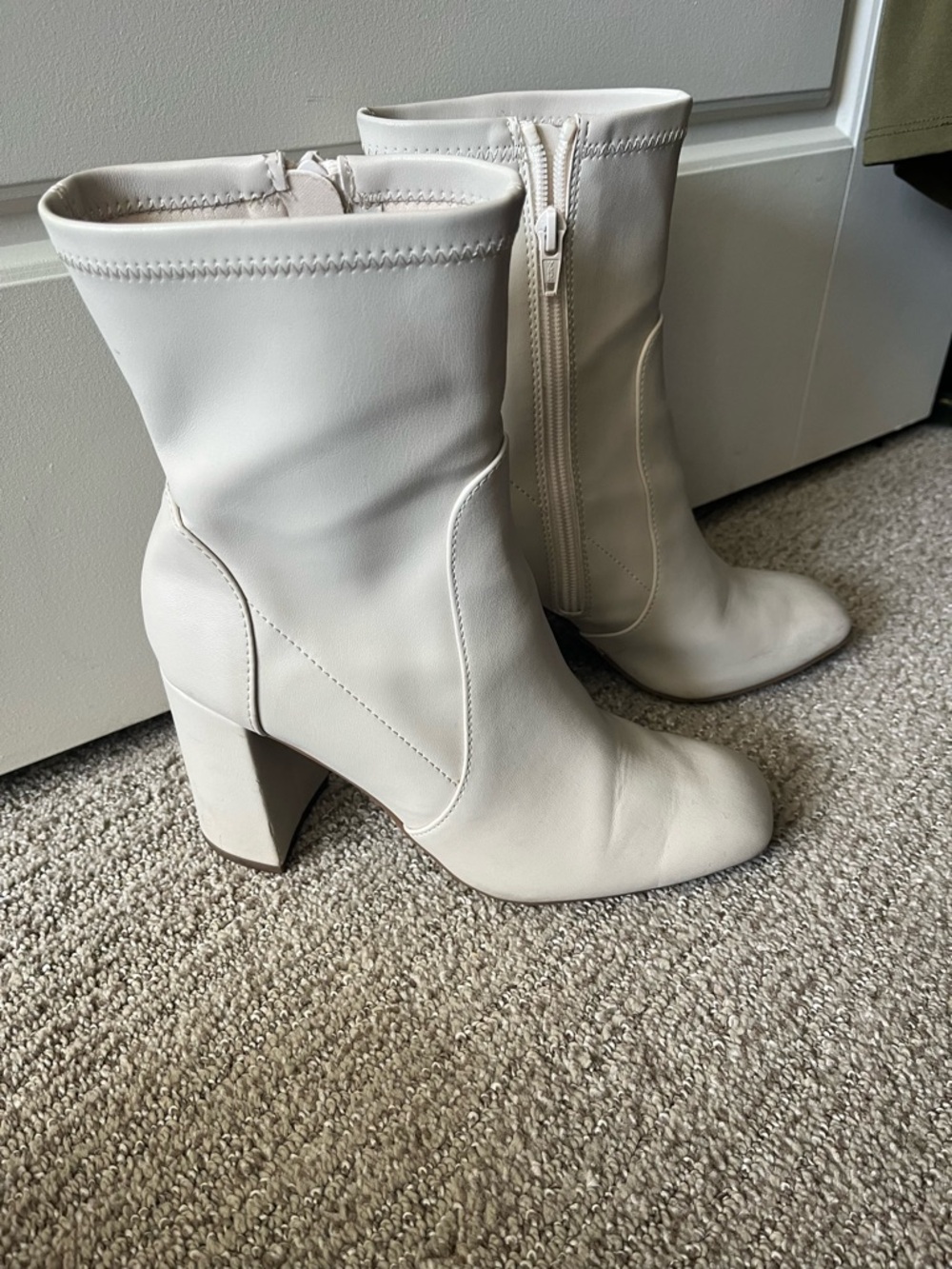 Women's Mid-Calf Block Heel Boots
